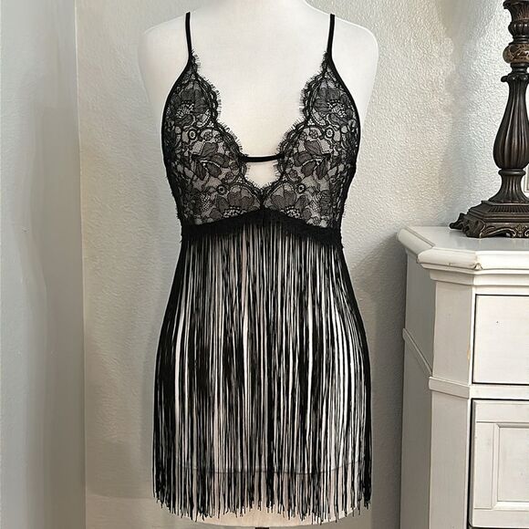 Victoria’s Secret Black Fringe Slip And V-String Panty Size Large - Picture 1 of 16